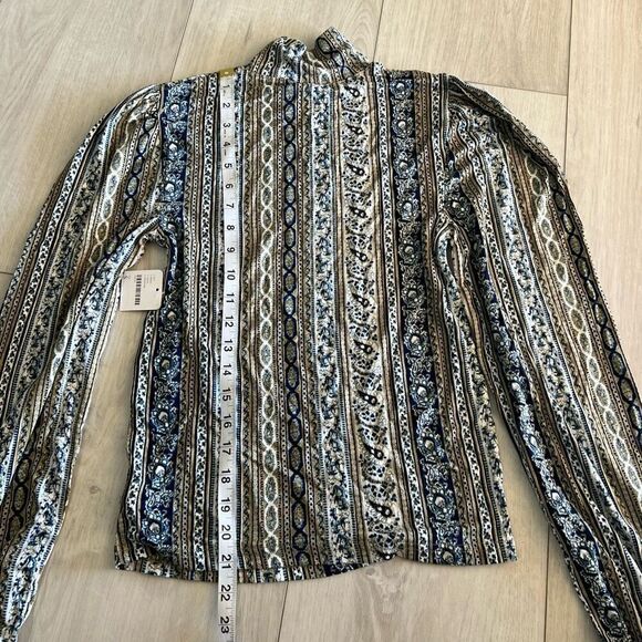 Free People Donatella Turtleneck Top size Small - Picture 4 of 8